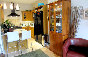 Edinburgh Apartment Kitchen Breakfast bar and kitchen